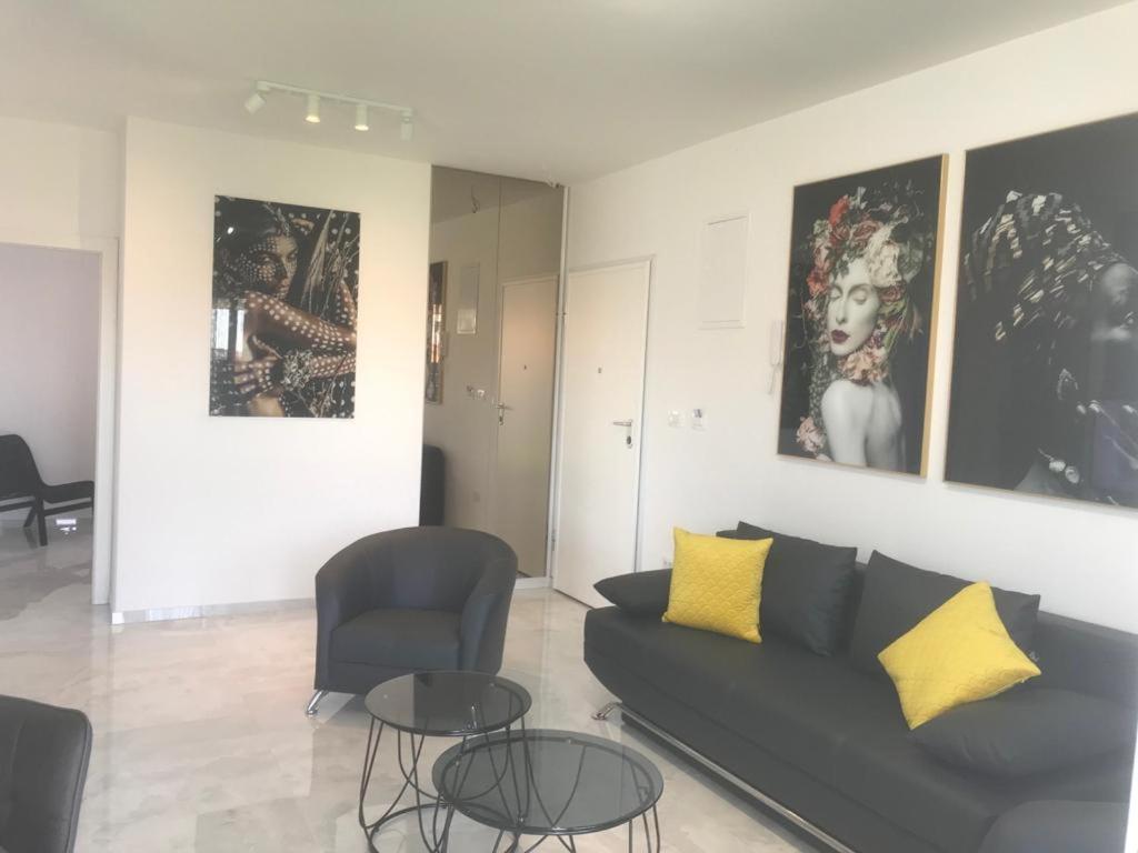Hedonist-Luxury 2 Bedroom Apartment With Private Hot Tub, Garden And Free Parking Trogir Kültér fotó